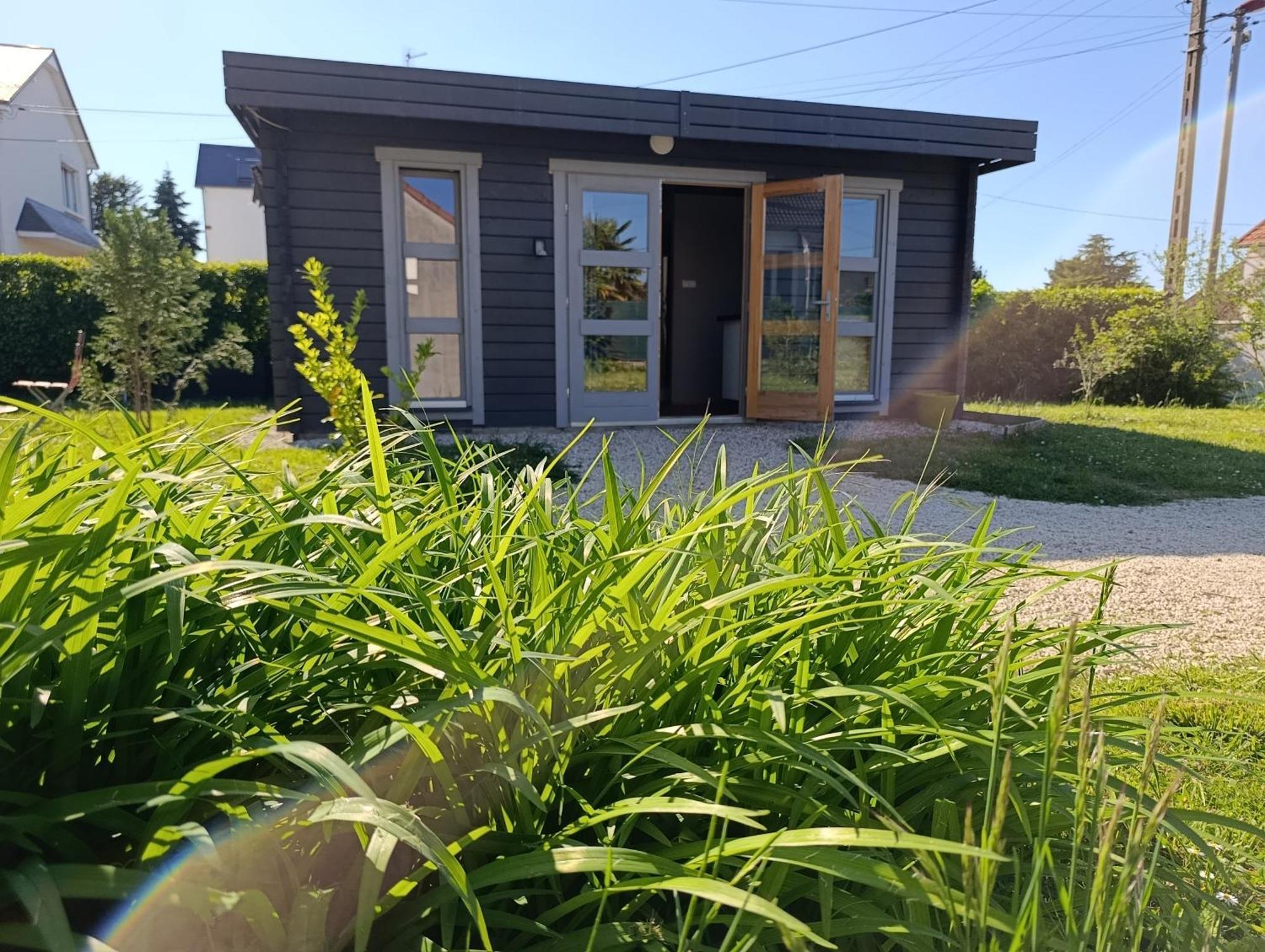 Tiny House Toute Equipee Avec Jardin Saint-Florent-sur-Cher Esterno foto